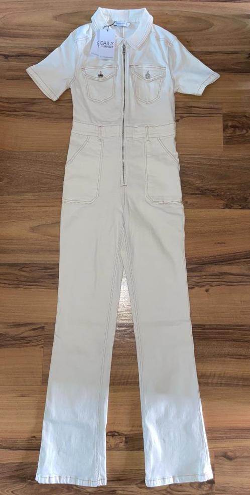Superleuke Stradivarius witte denim jumpsuit / spijkerpak, Kleding | Dames, Jumpsuits, Nieuw, Maat 38/40 (M), Wit, Ophalen of Verzenden