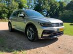 • Volkswagen Tiguan 2.0 TSI 4-Motion R-line Pano DSG 240PK •, Auto's, Automaat, Stof, Zwart, 4 cilinders