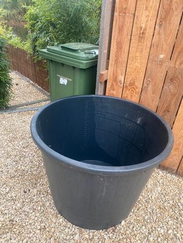 IJsbad/ grote kuip 230 liter beschikbaar voor biedingen