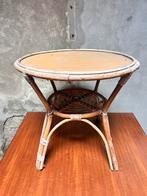 Rotan  vintage tafel, Huis en Inrichting, Tafels | Bijzettafels, Minder dan 55 cm, Gebruikt, Rond, Hout