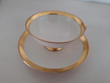 Exclusieve kopjes met schoteltjes beschikbaar voor biedingen