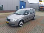 Skoda Roomster 1.4-16V // Navi // Groot Scherm // 1 Jaar APK, Auto's, Skoda, Voorwielaandrijving, Gebruikt, Zwart, 4 cilinders