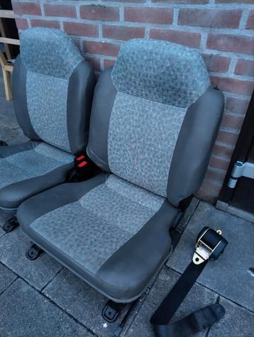 Suzuki Vitara bwj 2000, 2 achterstoelen+ gordels. Top staat beschikbaar voor biedingen