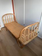 Rotan kinderbed, Kinderen en Baby's, Ophalen, Zo goed als nieuw, Matras, Minder dan 70 cm