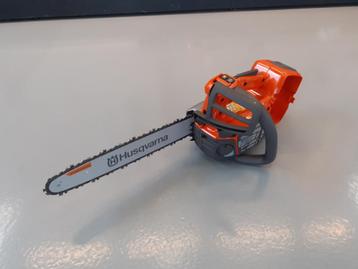 Husqvarna T542iXP Tophandle Accu kettingzaag met 35 cm blad beschikbaar voor biedingen