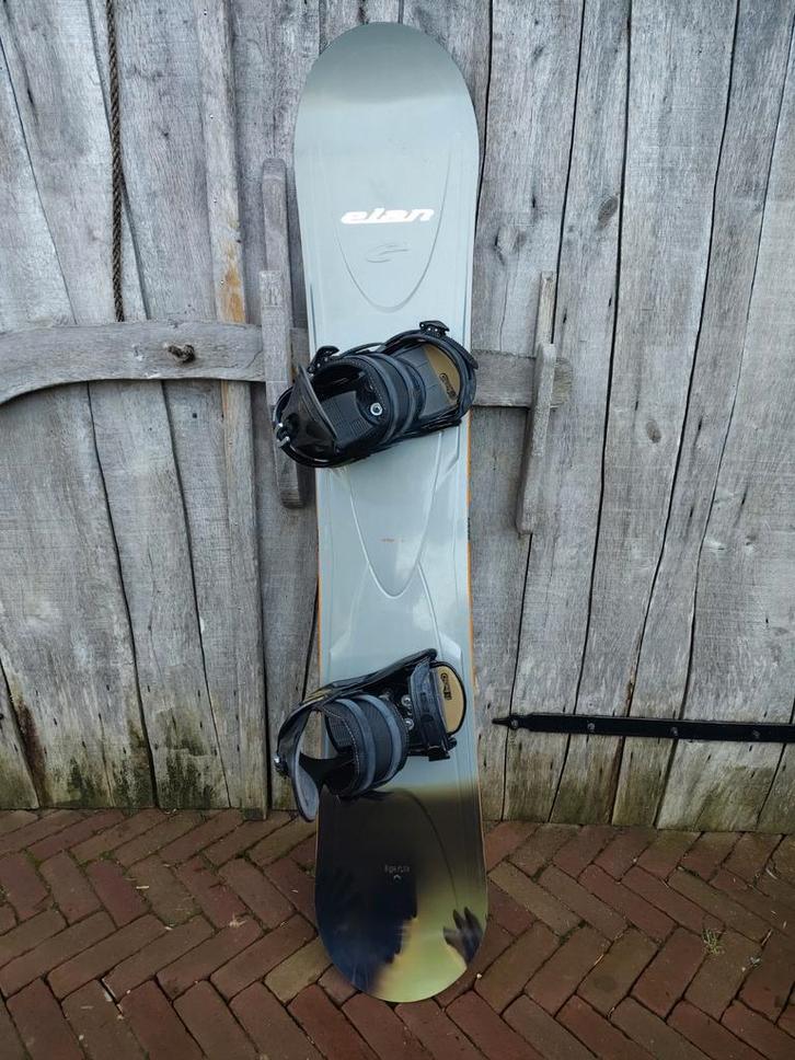 Elan Hyperlite snowboard Vertigo 158 cm met Burton bindingen, Sport en Fitness, Snowboarden, Gebruikt, Board, Ophalen of Verzenden