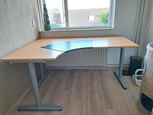 Hoekbureau in hoogte verstelbaar, Huis en Inrichting, Bureaus, Gebruikt, Bureau, In hoogte verstelbaar, Ophalen