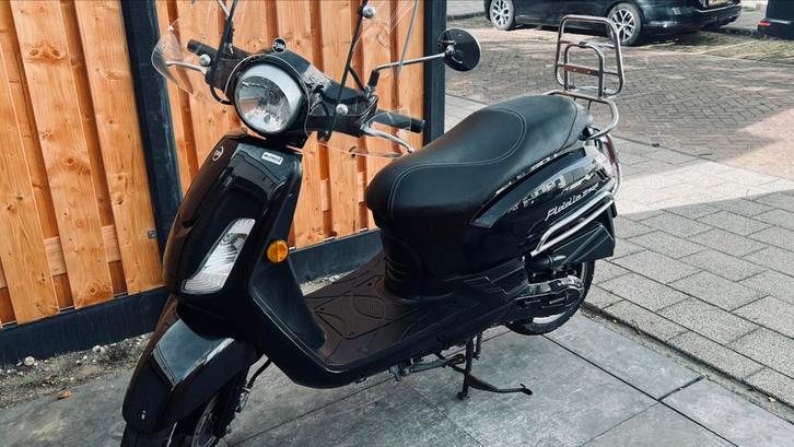 Te koop sym fiddle 2  2019 4 takt snor full opties, Fietsen en Brommers, Brommers | Overige merken, Gebruikt, Maximaal 25 km/u