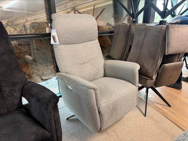 Relaxfauteuil NIEUW Elektrisch verstelbaar met 2 motoren, Huis en Inrichting, Fauteuils, Nieuw, Stof, 50 tot 75 cm, 75 tot 100 cm