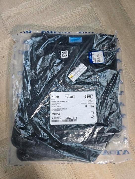 Originele vloer mattenset Volvo XC60 vanaf 2018 (textiel), Auto diversen, Automatten, Nieuw, Ophalen of Verzenden