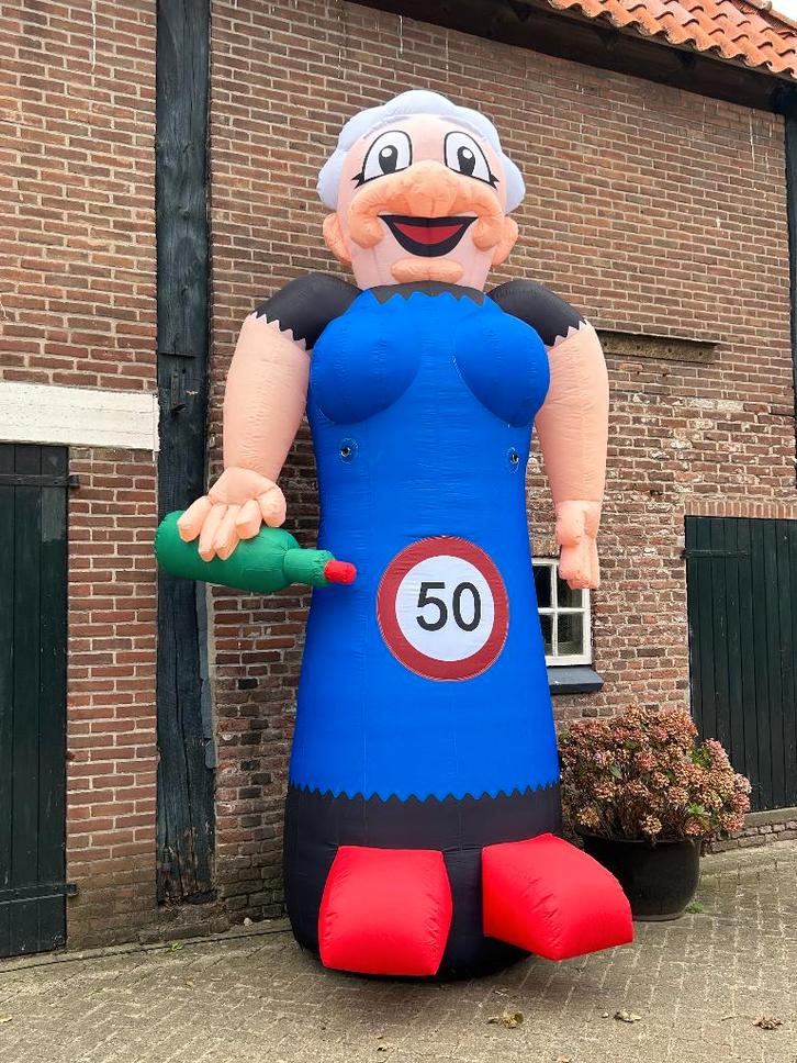 Sarah te huur, Hobby en Vrije tijd, Feestartikelen | Verhuur, Zo goed als nieuw, Abraham of Sarah, Ophalen