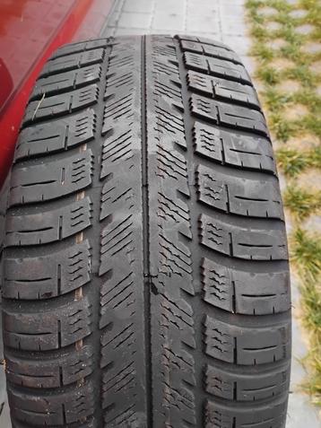 Te koop Goodyear Winterbanden 205/55 R16 vraagprijs€75 euro  beschikbaar voor biedingen