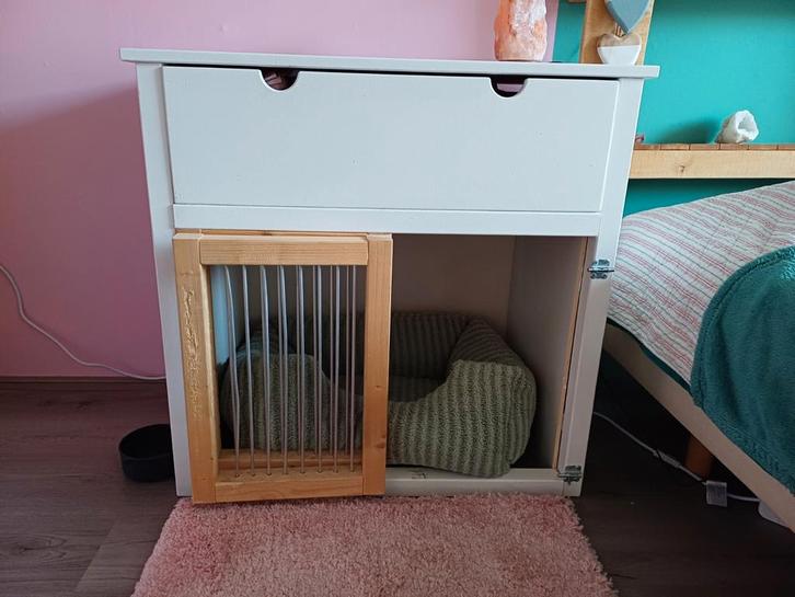 Super mooie bench kast, Dieren en Toebehoren, Hondenbenches, Zo goed als nieuw, Ophalen of Verzenden