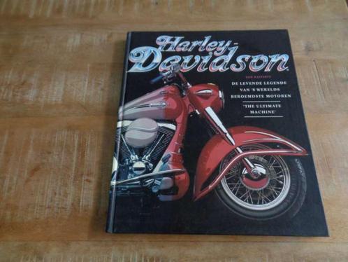 Harley Davidson - De Levende Legende - Historie Boek NL, Boeken, Motoren, Gelezen, Verzenden