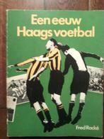 voetbalboek-Een eeuw Haags voetbal, Gelezen, Balsport, Ophalen of Verzenden