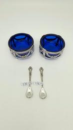 2 oude blauw kristallen bakjes met zilveren monturen., Antiek en Kunst, Verzenden, Zilver