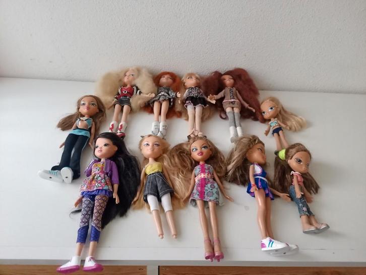Verschillende Moxi Girlz / Bratz, Kinderen en Baby's, Speelgoed | Poppen, Zo goed als nieuw, Barbie, Ophalen of Verzenden