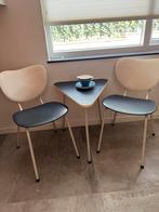 Vintage set stoelen met tafeltje als nieuw, Huis en Inrichting, Stoelen, Ophalen, Zo goed als nieuw, Bruin, Twee