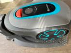 Gardena robotgrasmaaier (met garage), Tuin en Terras, Robotmaaiers, Ophalen of Verzenden, Zo goed als nieuw