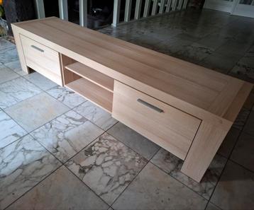 Mooie grote houten TV kast/TV meubel. Lengte: 205cm. beschikbaar voor biedingen