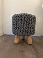 Gebreid poefje krukje voetenbank, Huis en Inrichting, Banken | Voetenbanken en Poefen, Ophalen of Verzenden, Gebruikt, Minder dan 50 cm