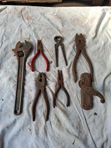 Collectie Antiek Gereedschap beschikbaar voor biedingen
