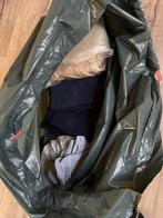 GRATIS grote zak lapjes, restjes stof + 3 pruiken voor hobby, Hobby en Vrije tijd, Stoffen en Lappen, Ophalen, Overige kleuren