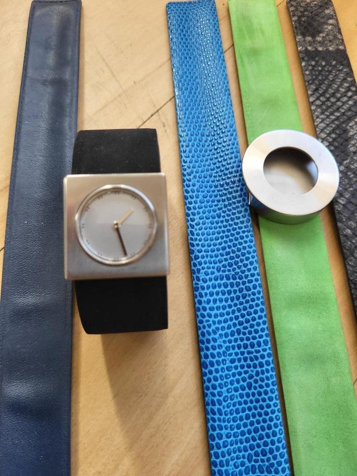 Horloges + nieuwe batterij + vijf kleuren bandjes, Sieraden, Tassen en Uiterlijk, Horloges | Dames, Zo goed als nieuw, Polshorloge