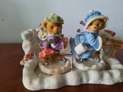Cherished Teddies "Holiday On Ice" Beeldje, Antiek en Kunst, Antiek | Woonaccessoires, Ophalen of Verzenden