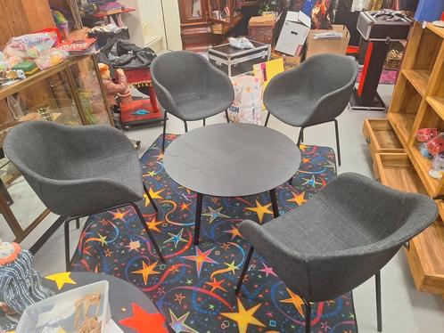 Nieuwe set tafel met 4 stoelen, Tuin en Terras, Tuinsets en Loungesets, Zo goed als nieuw, Ophalen