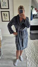 Grijze zachte badjas van Hunkemoller | Nieuw | Maat M/L, Hunkemöller, Ophalen of Verzenden, Nieuw, Maat 38/40 (M)