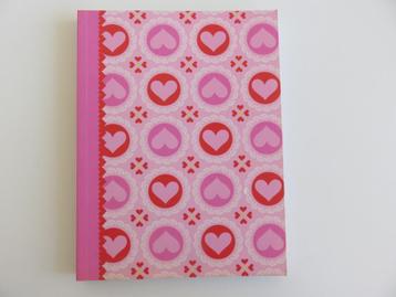 Hema notitieboek roze met hartjes A5 gelinieerd 120 vel beschikbaar voor biedingen