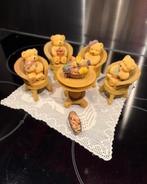 Vintage Un-Bearables Beeldjes Set met Meubilair en baby, Verzamelen, Beelden en Beeldjes, Ophalen of Verzenden, Gebruikt, Dier
