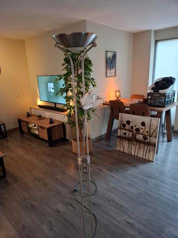 Nog goed werkende staande lamp