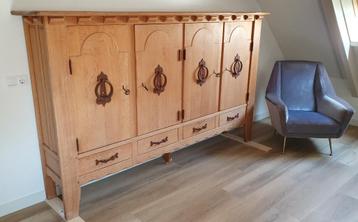 Bram Sprij Brutalistische 4-deurs wandkast eiken/gietijzer beschikbaar voor biedingen