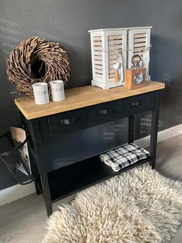 Bijzettafel Sidetable Black & Wagondelen Wood Tafel beschikbaar voor biedingen