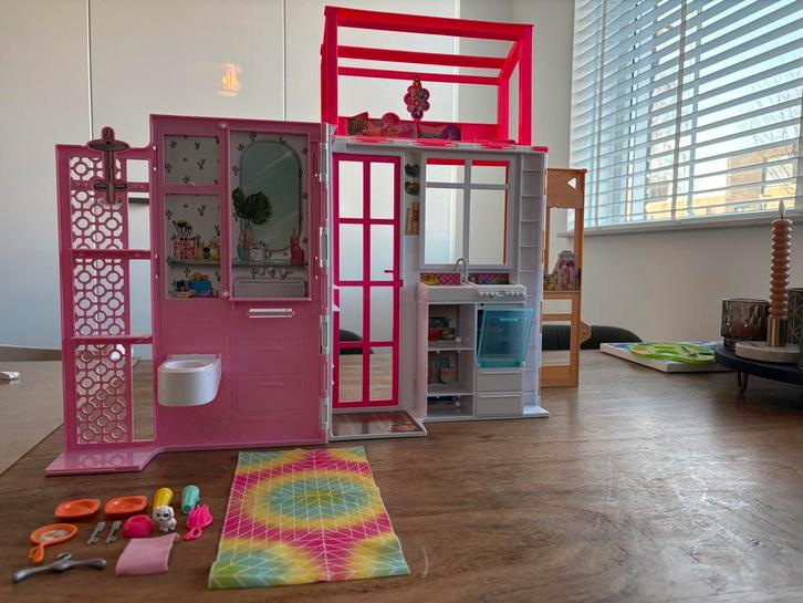 Barbie twee verdiepingen huis (inklapbaar), Kinderen en Baby's, Speelgoed | Poppenhuizen, Zo goed als nieuw, Poppenhuis, Ophalen of Verzenden