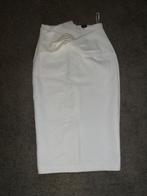 Nette, sportieve witte rok van River Island, Ophalen of Verzenden, Zo goed als nieuw, Maat 34 (XS) of kleiner, Boven de knie