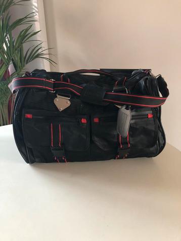 Reistas | Jordache | Zwart & Rood | Middelgroot | Zgan beschikbaar voor biedingen