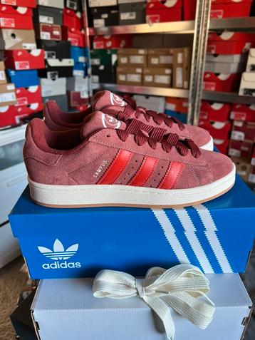 Adidas Campus Donkerrood (42 2/3) beschikbaar voor biedingen
