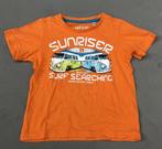 oranje t-shirt met surf opdruk in maat 104, Kinderen en Baby's, Kinderkleding | Maat 104, Jongen, Gebruikt, Ophalen of Verzenden