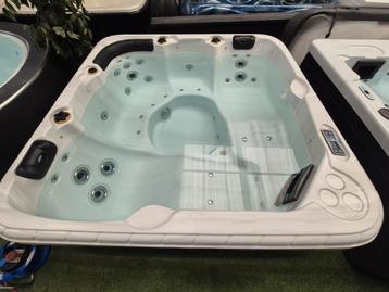 Amerikaanse spa ‼️balboa‼️prachtige 5 pers jacuzzi ‼️ beschikbaar voor biedingen