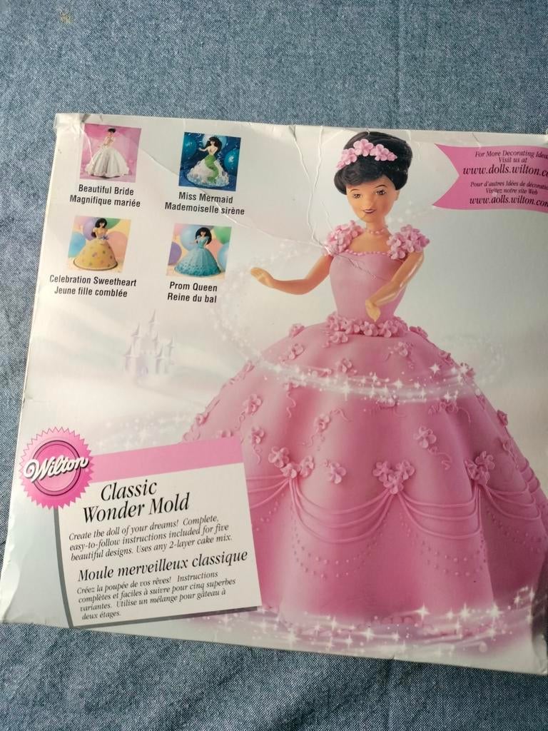 Te koop wilton Barbie Bakblik, Ophalen of Verzenden, Gebruikt, Taarten, Bakvorm