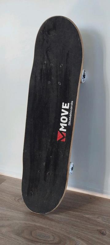Skateboard (van move skateboards) beschikbaar voor biedingen