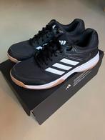 Adidas zaalschoenen maat 42, Kleding | Heren, Schoenen, Ophalen of Verzenden, Zo goed als nieuw, Adidas, Sportschoenen