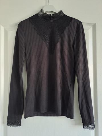 Zwarte top blouse shirt met kant maat xs 34 Only beschikbaar voor biedingen