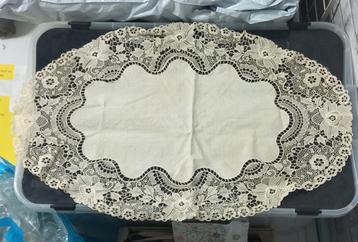 Oud kanten kleedje #2  beschikbaar voor biedingen