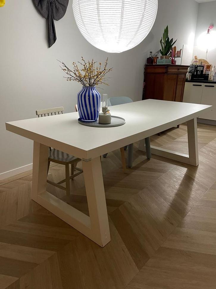 Witte Eettafel - Strak/modern Design kan ook bij landelijk, Huis en Inrichting, Tafels | Eettafels, Gebruikt, 50 tot 100 cm, 150 tot 200 cm
