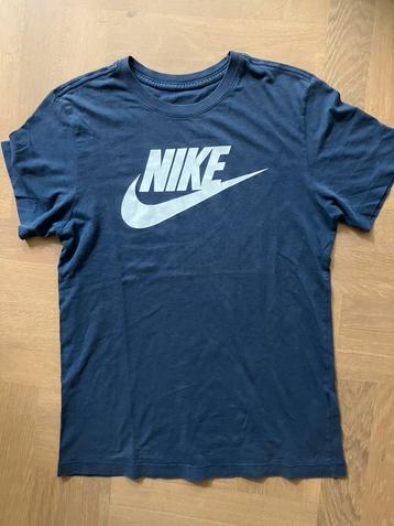 Nike maat S beschikbaar voor biedingen