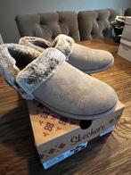 Nieuwe gevoerde sloffen van Skechers, Ophalen of Verzenden, Zo goed als nieuw, Pantoffels of Sloffen